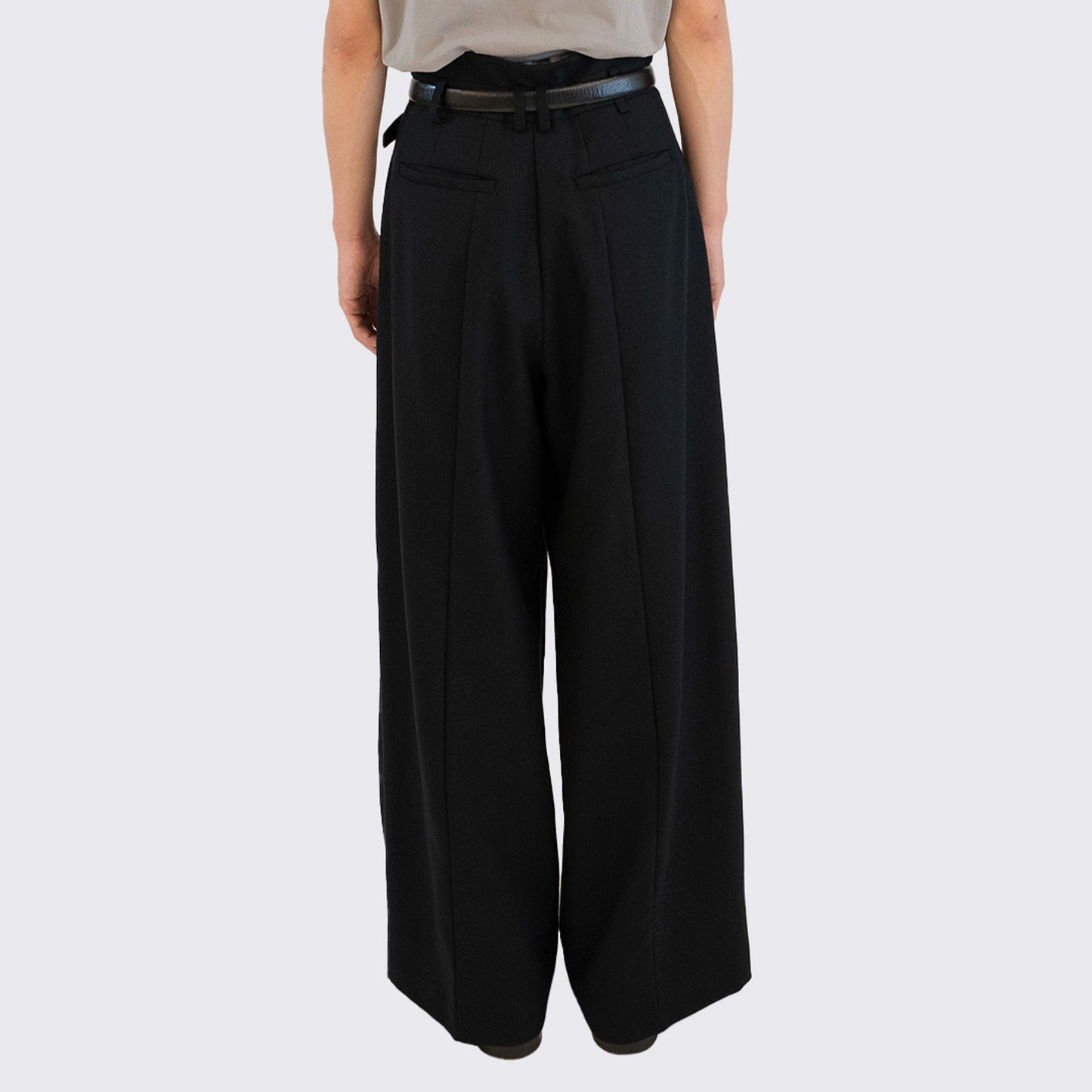 MAKOTO PLEATES TROUSERS